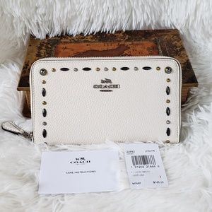 Brand New with Tag Coach White Zippy Wallet